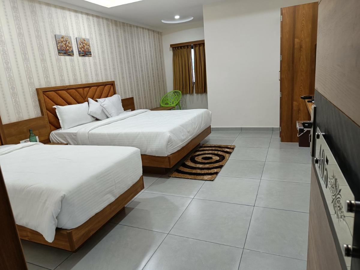 Hotel Lotus Anand Exterior photo